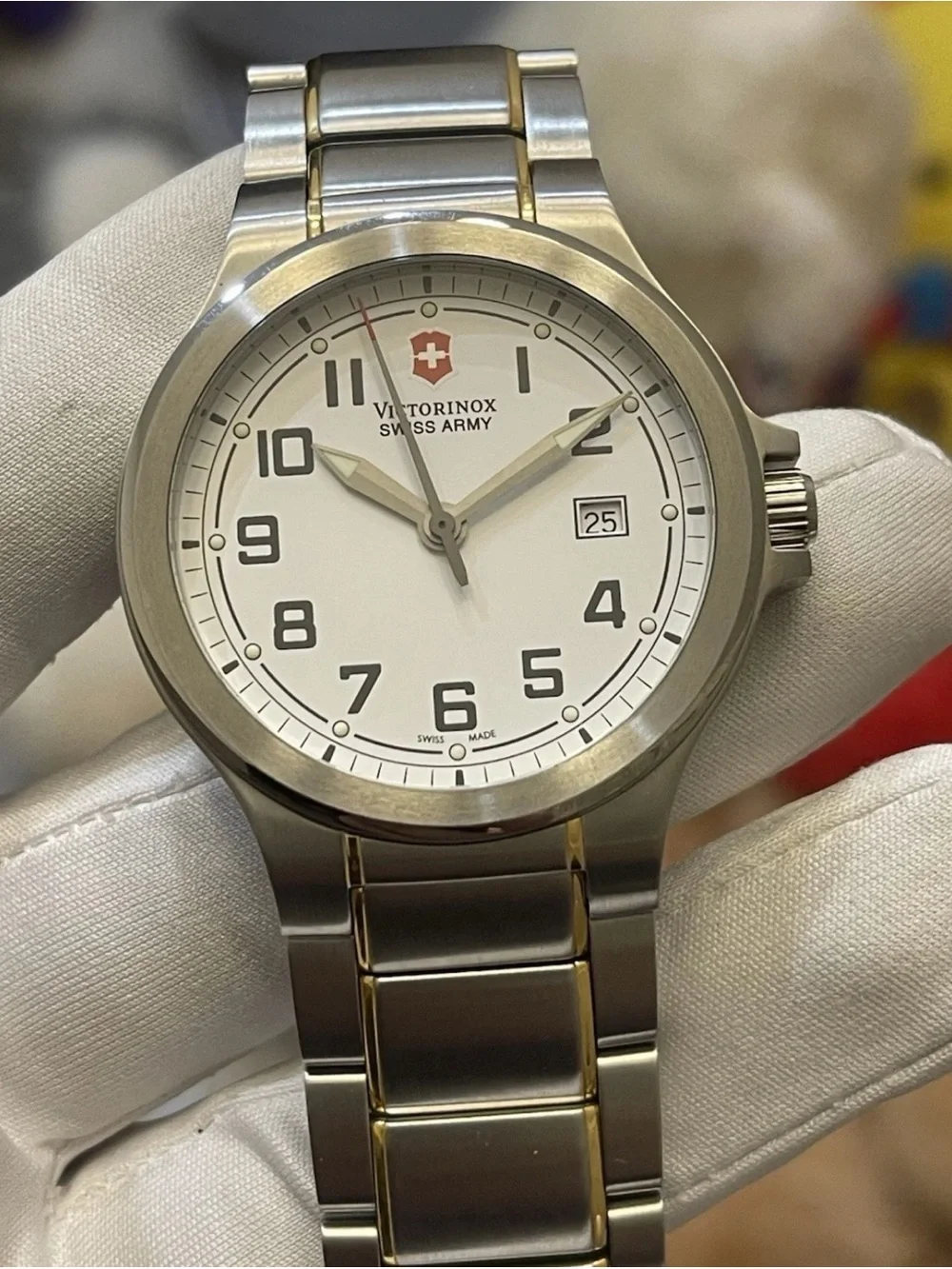 Victorinox Swiss Army Men's Watch 241277.CB Two Tone Class Analog White Dial